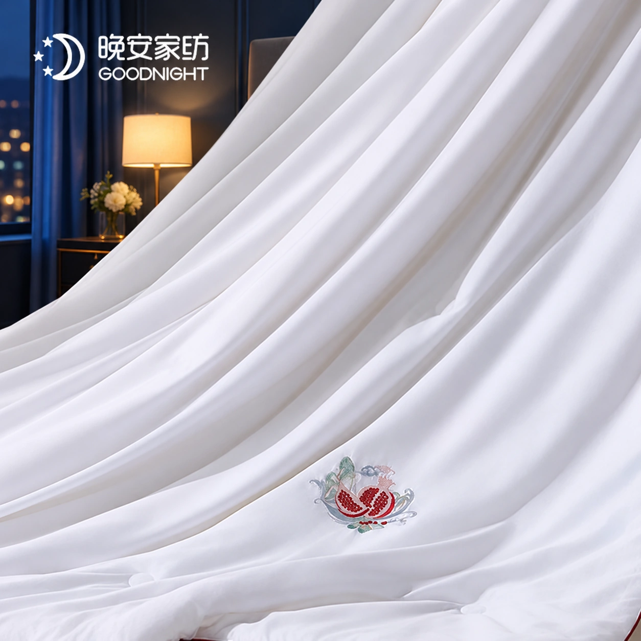 Jinyu Liangyuan Mulberry Silk Quilt: Navy bedroom at night · Scene illustration